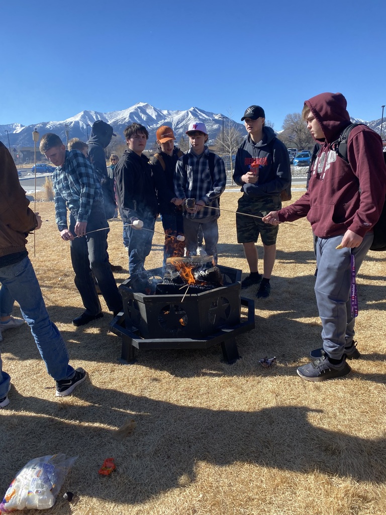 BVHS students and staff participate in a s'mores and lawn games advisory